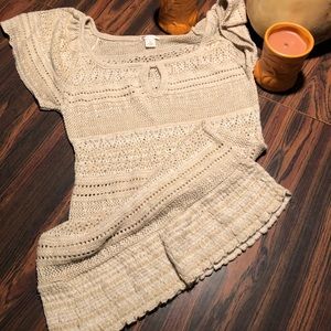 Beige knitted top